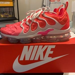 Nike Air Vapormax Plus-Women Size 10.5-Worn Few Times-Great Condition